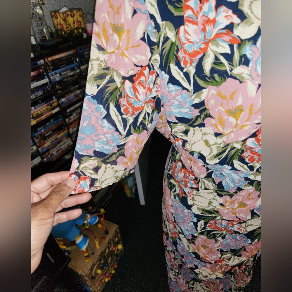 Dress - Picture 5 of 9